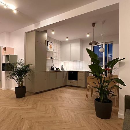 Apartament Na Letniej Z Duzym Tarasem Z Widokiem Na Gory Kłodzko Dış mekan fotoğraf