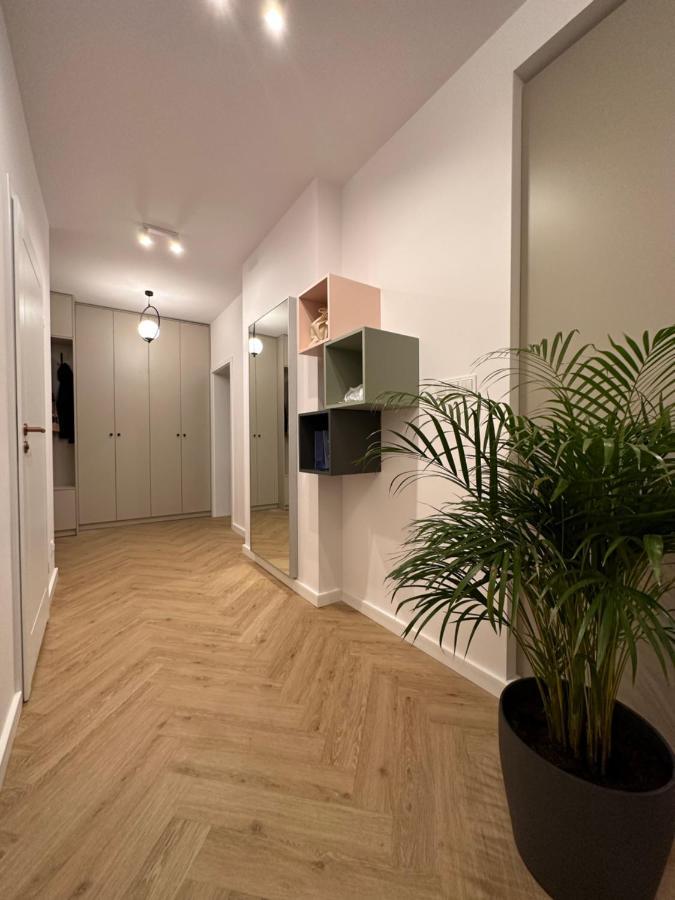 Apartament Na Letniej Z Duzym Tarasem Z Widokiem Na Gory Kłodzko Dış mekan fotoğraf