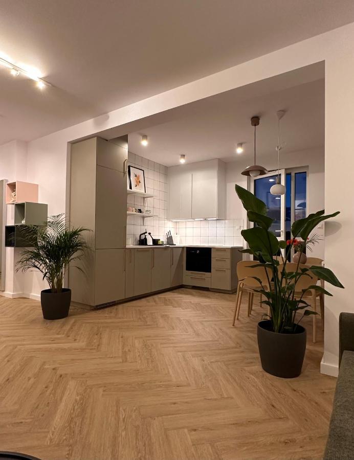 Apartament Na Letniej Z Duzym Tarasem Z Widokiem Na Gory Kłodzko Dış mekan fotoğraf