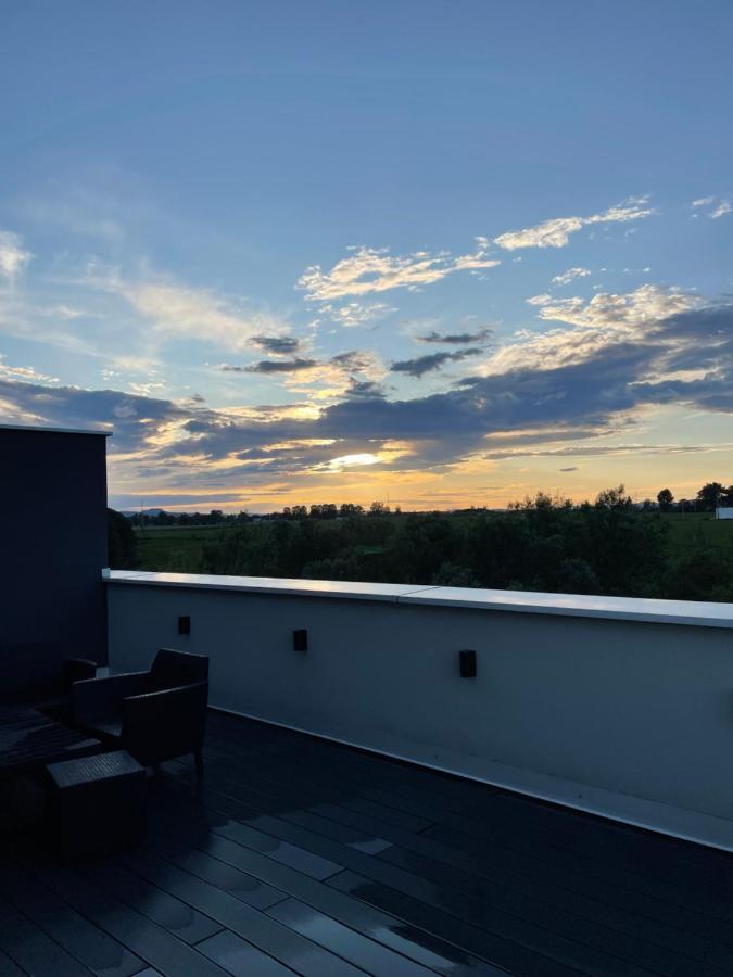 Apartament Na Letniej Z Duzym Tarasem Z Widokiem Na Gory Kłodzko Dış mekan fotoğraf