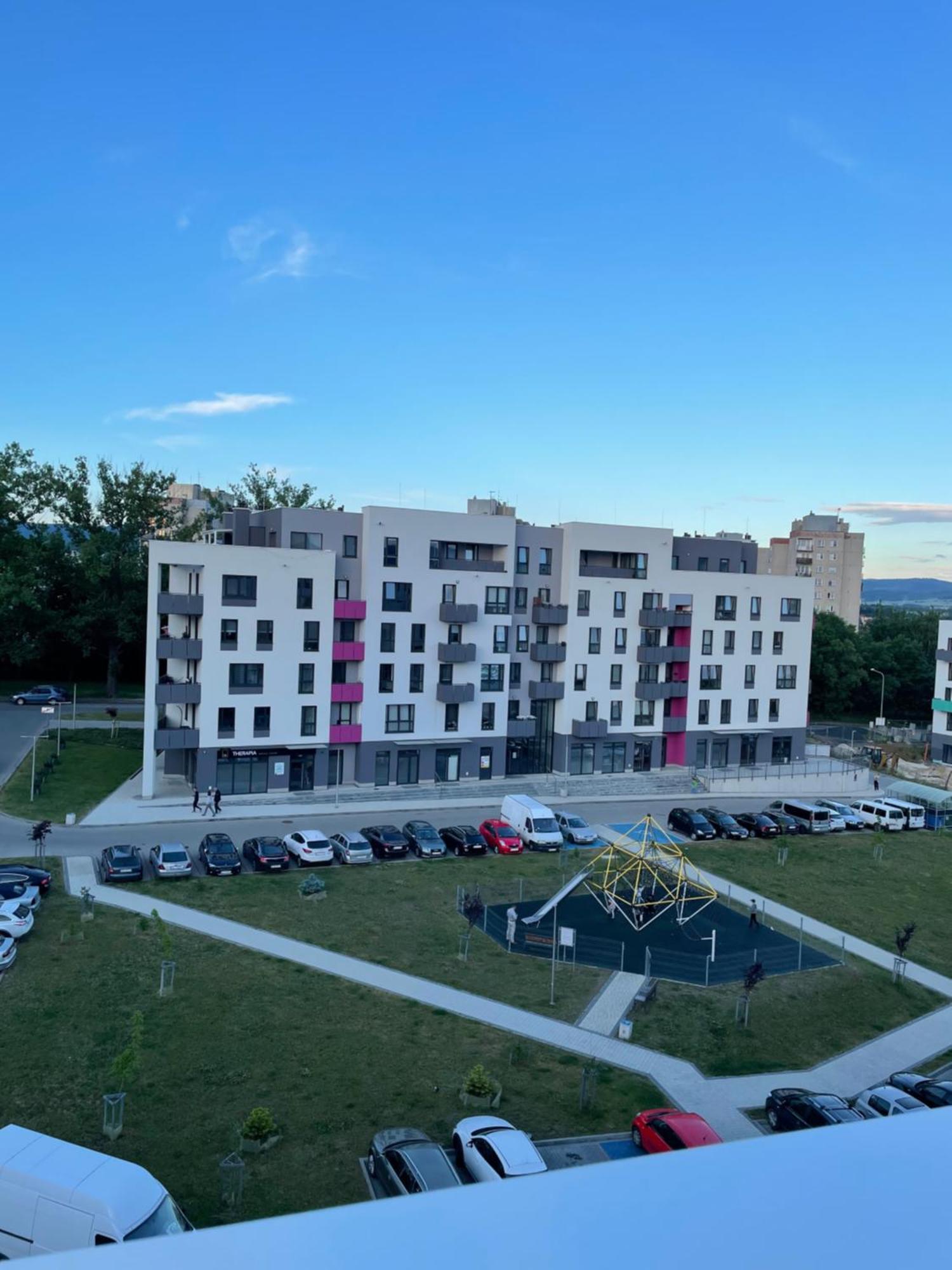 Apartament Na Letniej Z Duzym Tarasem Z Widokiem Na Gory Kłodzko Dış mekan fotoğraf